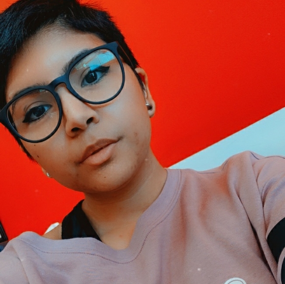 Meet your Posh Ambassador, Raquel - Picture 3 of 3